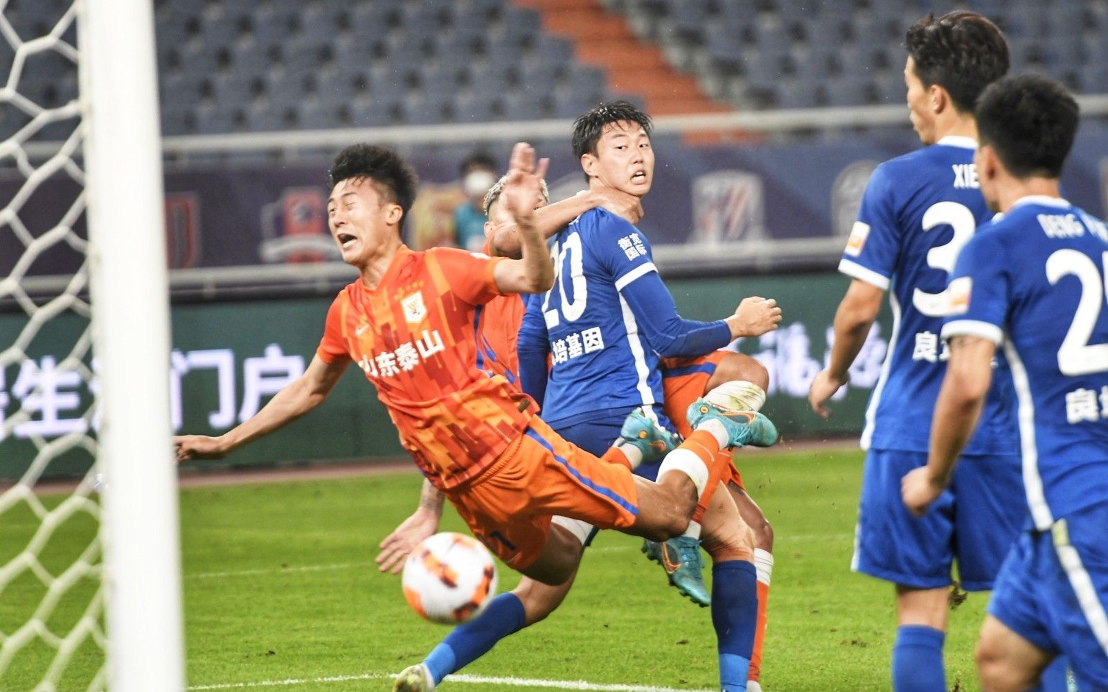 “大虾队”莫克姆拖欠工资已超31.6万镑，已经停止一线队运营（莫克姆“大虾队”拖欠薪资逾31.6万英镑，一线队已停摆）