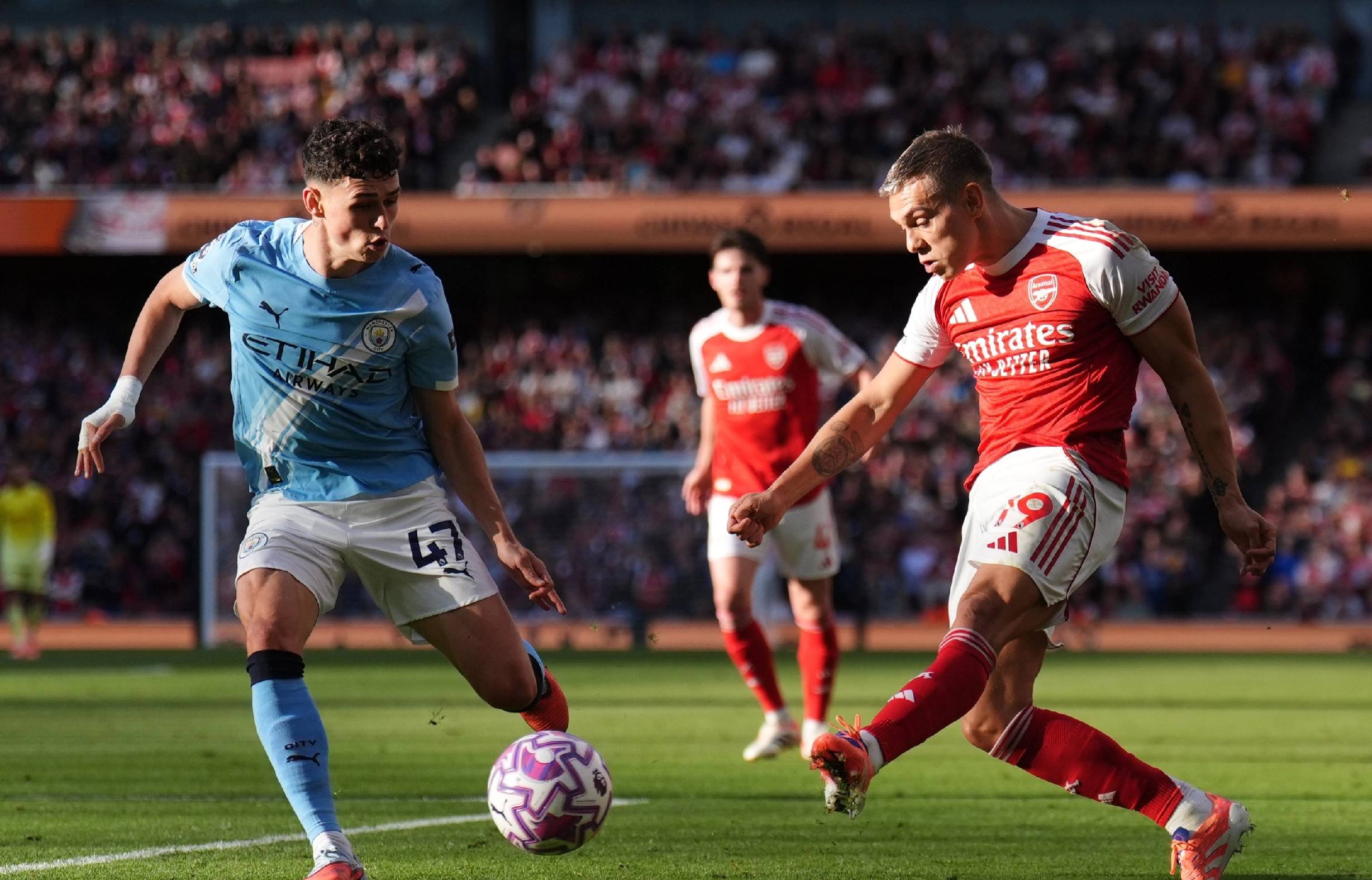 阿布扎比F1一练综述：诺里斯夺冠，维斯塔潘紧随其后，勒克莱尔居第三（阿布扎比F1一练回顾：诺里斯最快，维斯塔潘紧追其后，勒克莱尔第三）