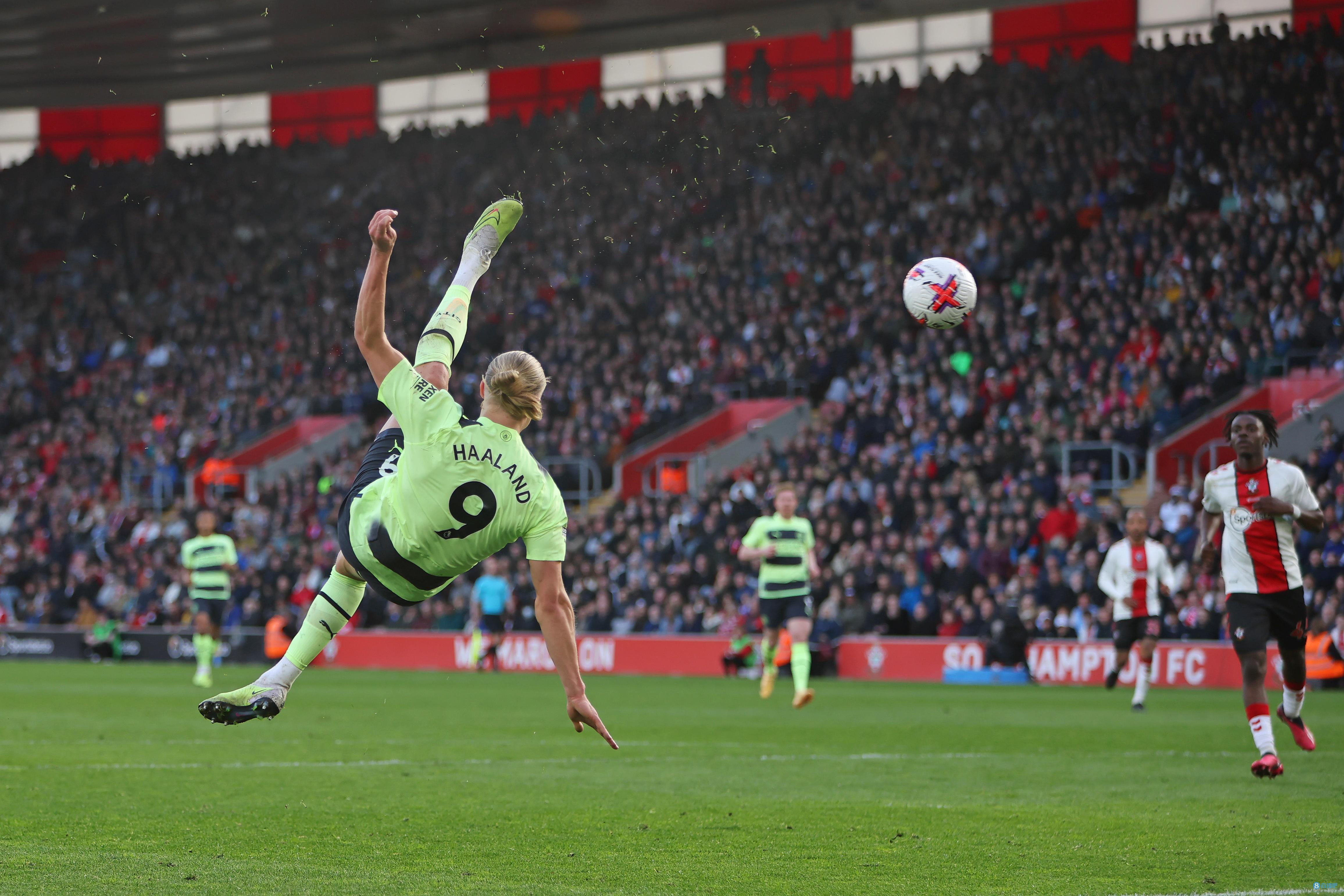谢什科已恢复训练即将复出！曼联新帝星绝望，曝阿莫林嫌弃他原因（谢什科重返训练场或将火线复出！曼联新帝星陷入绝望，曝阿莫林不赏识他的缘由）