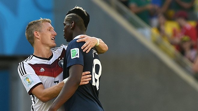 大罗与阿尔卡拉斯切磋网球，还赠送其签名巴西球衣（大罗与阿尔卡拉斯打网球，亲赠签名巴西球衣）