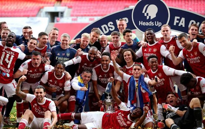 卖奖杯、卖主力、等收购，破产后的球队何去何从（变卖奖杯与主力、寄望收购：破产球队路在何方）