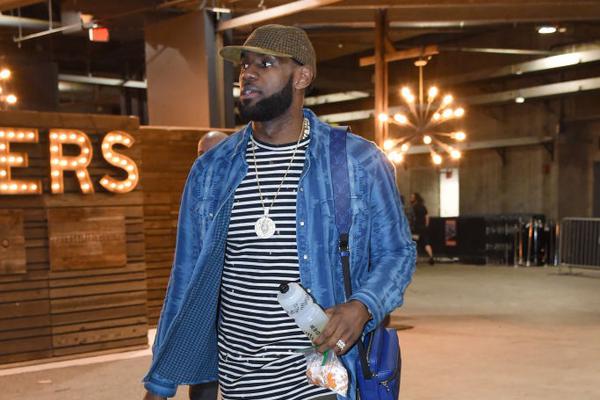 奥莱报：梅西将现场观看梅西杯U16首日赛事，巴萨将对阵河床（奥莱报：梅西将现身梅西杯U16揭幕日观战，巴萨迎战河床）