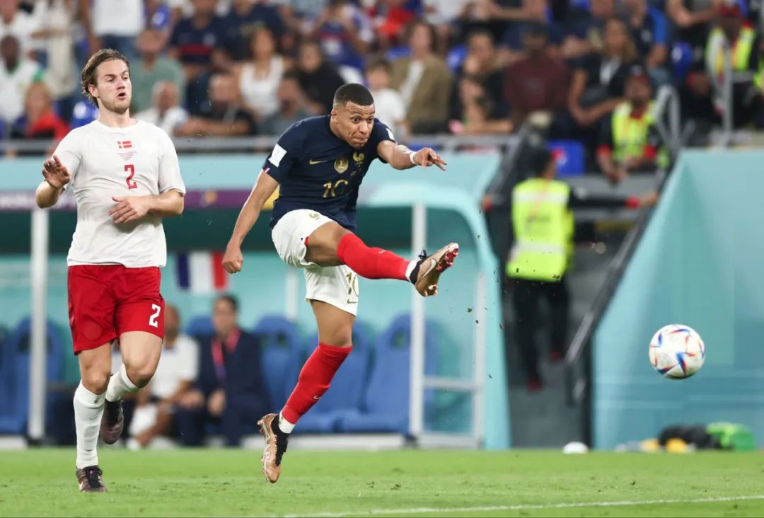 CBA俱乐部杯-广厦擒山东获三连胜 广东26分轻取江苏（CBA俱乐部杯：广厦力克山东豪取三连胜，广东26分大胜江苏）