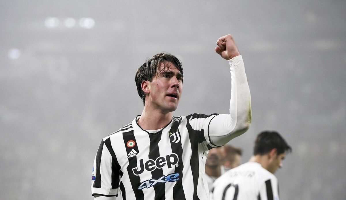 阿夫迪亚空砍37分，马刺115-102击败开拓者，福克斯37分率队稳居西部第五（阿夫迪亚37分难救主，马刺115-102擒开拓者，福克斯轰37分助队稳固西部第五）