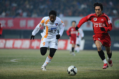 丹麦主帅：不确定霍伊伦是否会首发，不会纠结上一轮没赢（丹麦主帅：霍伊伦首发待定，上轮不胜不纠结）