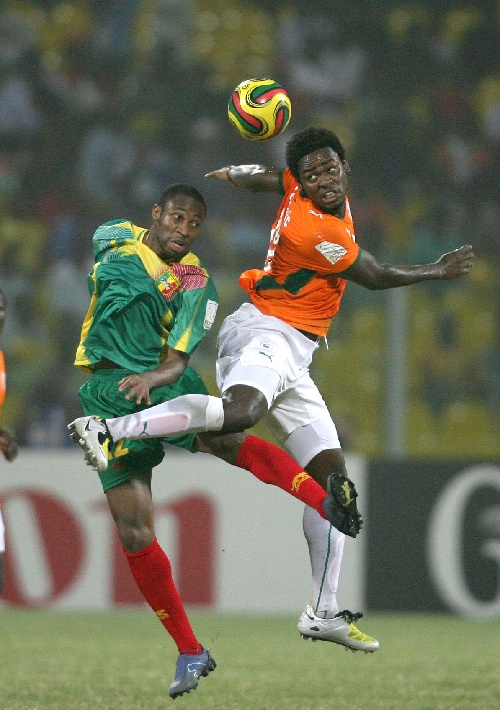 卡斯特罗普：踢拜仁染红是我铲球出现了失误；我最擅长8号位（卡斯特罗普：对阵拜仁被罚下因铲球失误；我最适合踢8号位）