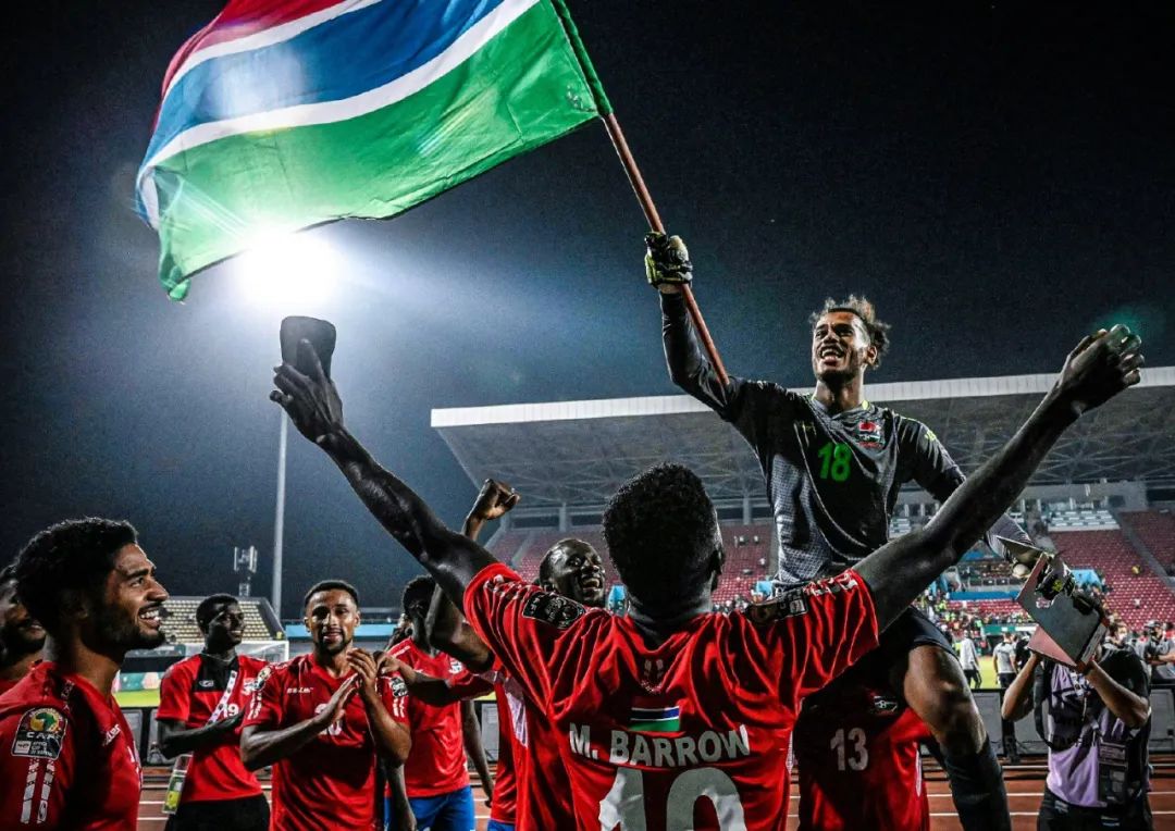 德国杯战报：加时赛1-1，点球大战荷尔斯泰因5-3汉堡（德国杯：120分钟1-1，荷尔斯泰因点球5-3淘汰汉堡）