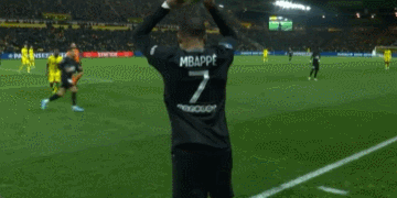 击败奥斯梅恩&萨拉赫！官方：阿什拉夫当选25年非洲足球先生（官方确认：阿什拉夫力压奥斯梅恩与萨拉赫，荣膺25年非洲足球先生）